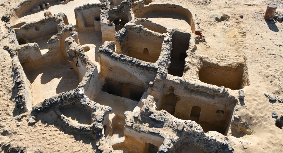 Excavation of a monastery in Egypt's desert