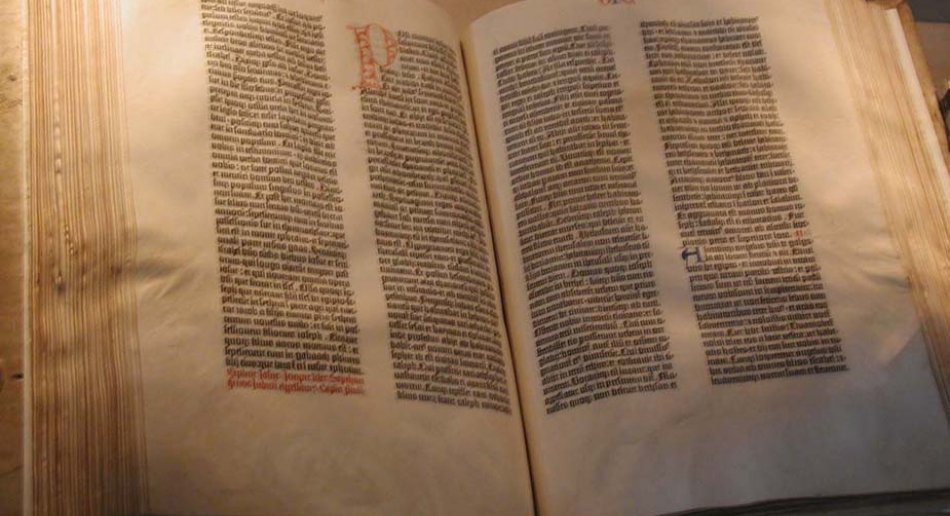 Gutenberg Bibel open