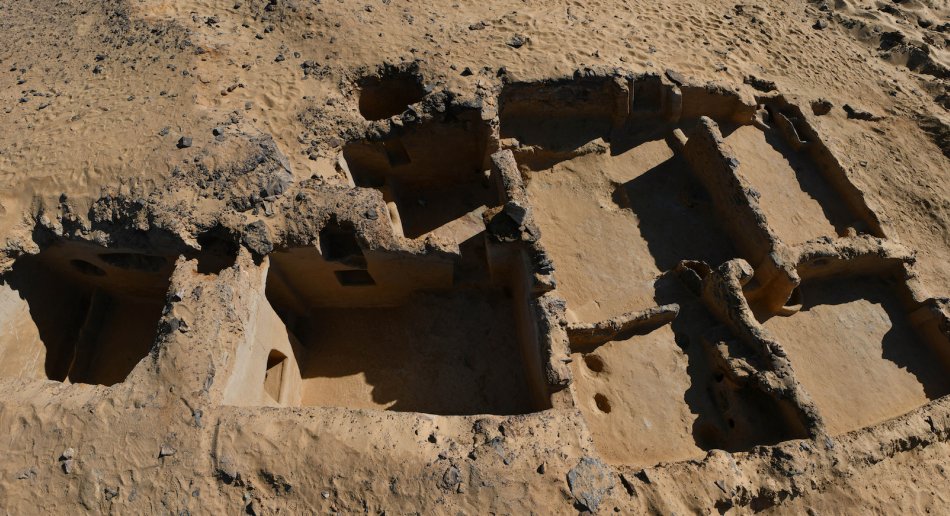 Bahariya-klosteret sett fra lufta.