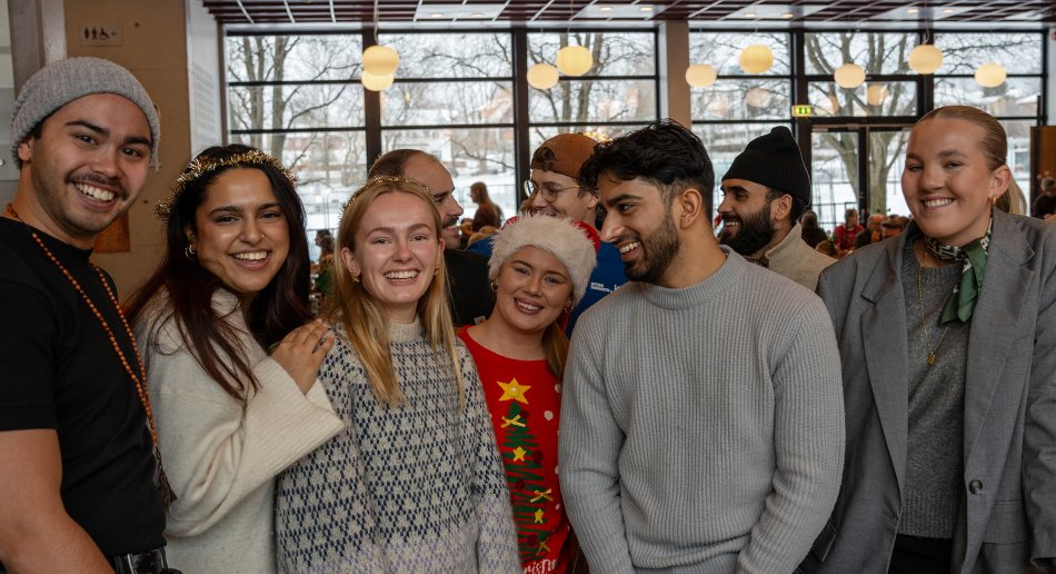 Studenter samlet til grøtfest
