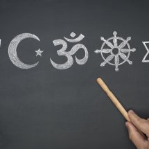 tavle med religiøse symboler