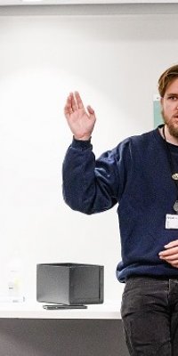 Anders Østby underviser på 22. juli-senteret